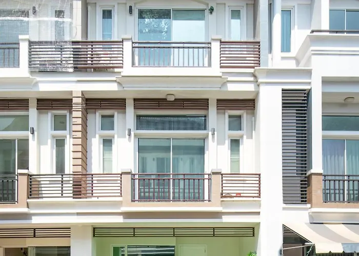 Villa Areehouse 300平方 獨棟別墅 家庭首選 近7-11 超市 Mrt